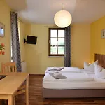Thueringer Edelhof מלון 3*